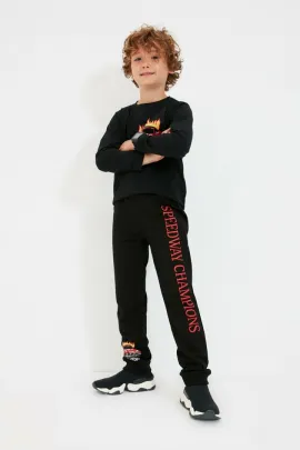 Oglan çagalar sport komplekti TRENDYOLKIDS, Reňk: Gara, Ölçeg: 5-6 ýaş