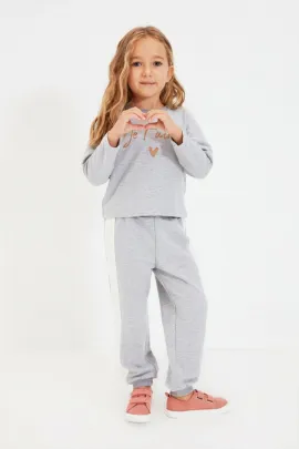 Gyz çagalar sport komplekti TRENDYOLKIDS, Reňk: Çal, Ölçeg: 3-4 ýaş