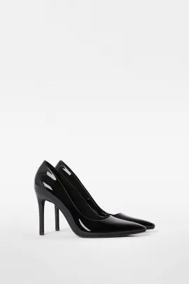Zenan ökjeli köwüş BERSHKA, Reňk: Gara, Ölçeg: 39