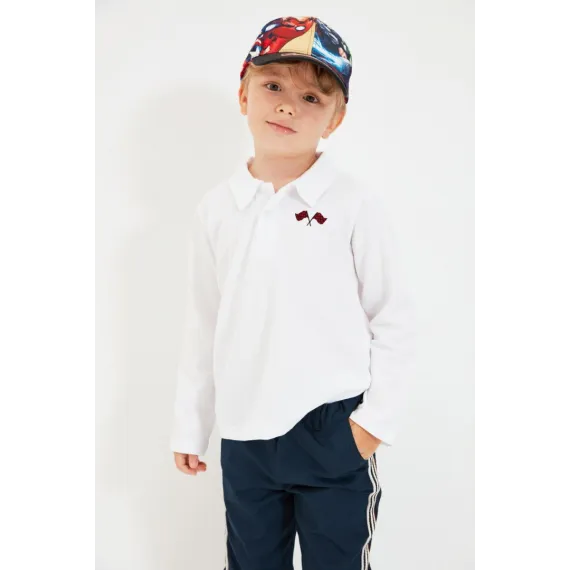 Oglanlar üçin futbolka TRENDYOLKIDS, Reňk: Ak, Ölçeg: 8-9 ýaş
