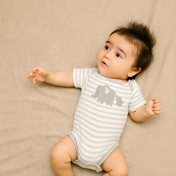 Комплект для малышей полосатый с рисунком слоника, 5 предметов  NewBaby, Цвет: Белый, Размер: 0-1 мес., изображение 2