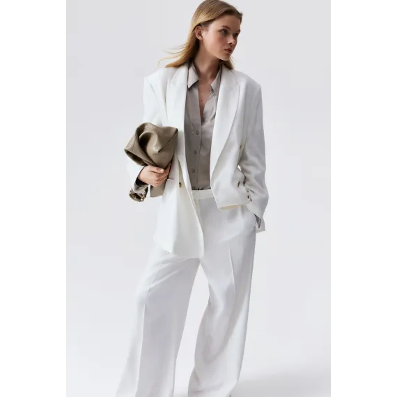 Блузка с V-образным вырезом H&M, Цвет: Серый, Размер: 2XL, изображение 2 - в интернет-магазине Туркменистана Wabrum Блузка с V-образным вырезом H&M, Цвет: Серый, Размер: 2XL, изображение 2