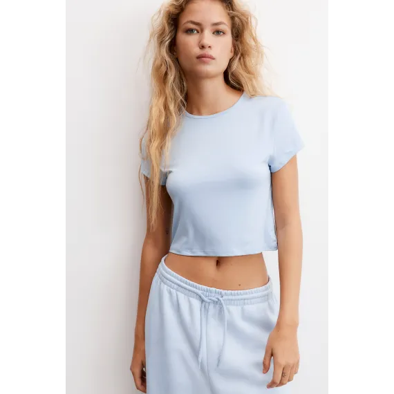 Футболка приталенная H&M, Цвет: Синий, Размер: M, изображение 2 - в интернет-магазине Туркменистана Wabrum Футболка приталенная H&M, Цвет: Синий, Размер: M, изображение 2