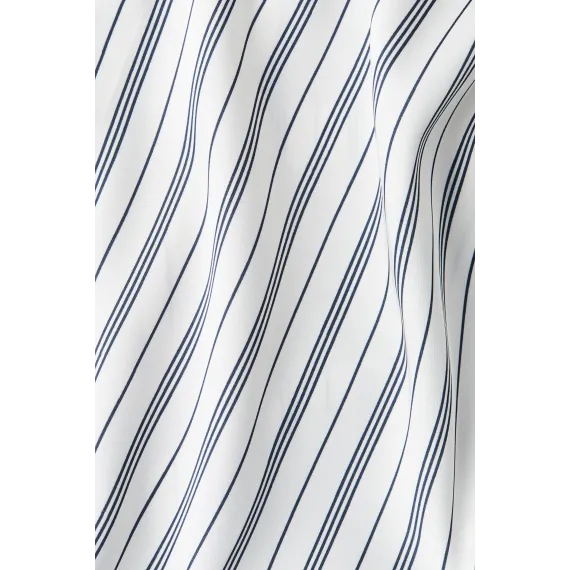 Блузка V-образного выреза H&M, Цвет: Белый, Размер: XL, изображение 6 - в интернет-магазине Туркменистана Wabrum Блузка V-образного выреза H&M, Цвет: Белый, Размер: XL, изображение 6