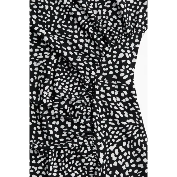 Платье с драпировкой и полурыбьим воротником H&M, Цвет: Черный, Размер: S, изображение 7 - в интернет-магазине Туркменистана Wabrum Платье с драпировкой и полурыбьим воротником H&M, Цвет: Черный, Размер: S, изображение 7