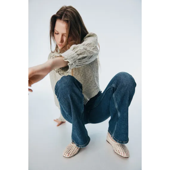 Джинсы фларед высокие H&M, Цвет: Синий, Размер: 38, изображение 2 - в интернет-магазине Туркменистана Wabrum Джинсы фларед высокие H&M, Цвет: Синий, Размер: 38, изображение 2